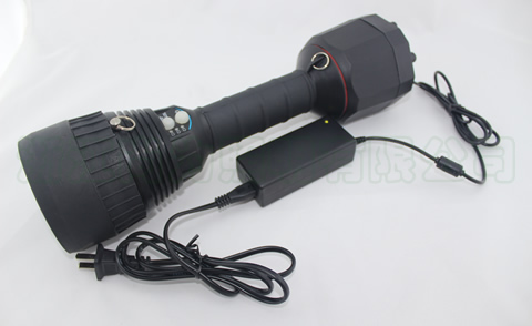 尚為SW2350便攜式強(qiáng)光搜索燈的實(shí)物圖 尚為SW2350便攜式強(qiáng)光搜索燈的實(shí)物圖